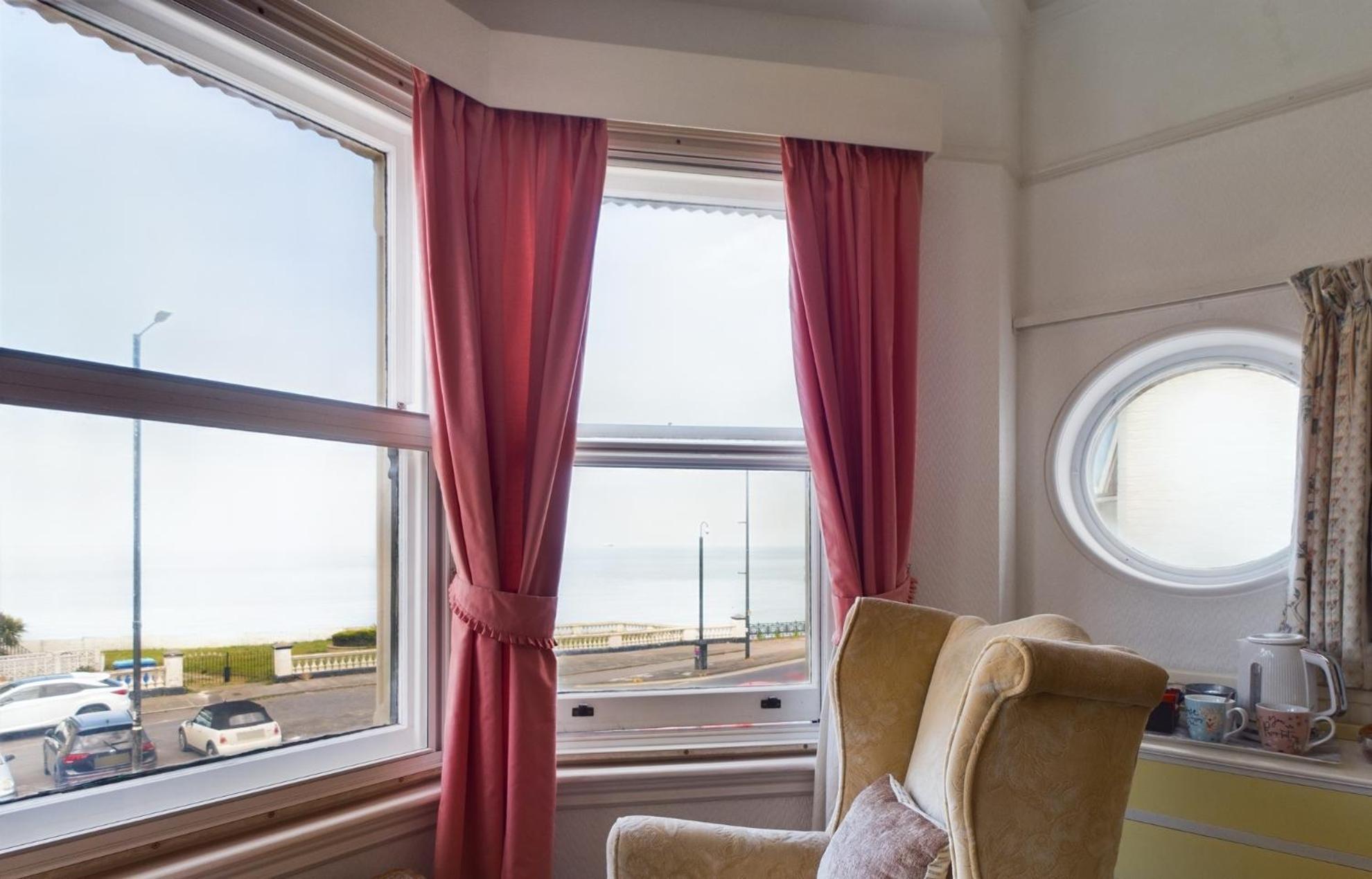 Spectacular Sea View Double, With Exclusive Bathroom & Use Of Patio And Bike Store Маргит Экстерьер фото